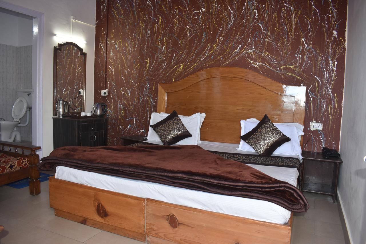 Hotel Akanksha Anand Plaza Mussoorie Bagian luar foto